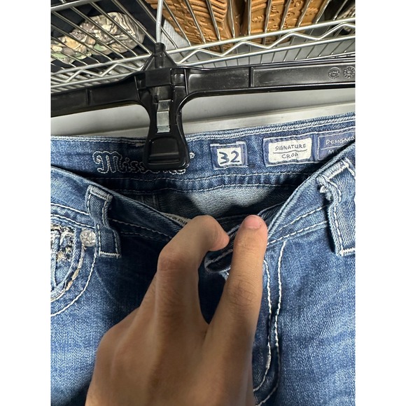 Miss Me Signature Crop Jeans Distressed Rhinestone Embellished Size 32 - Picture 2 of 5